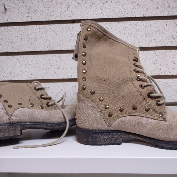 Tan lace-up boots from Roxy Surf - size 8 - in great used condition - Picture 1 of 6